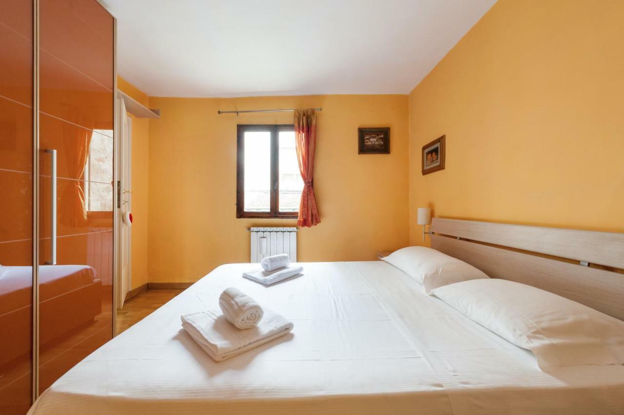 Ferienwohnung Like A Local In Oltrarno Florenz Exterior foto