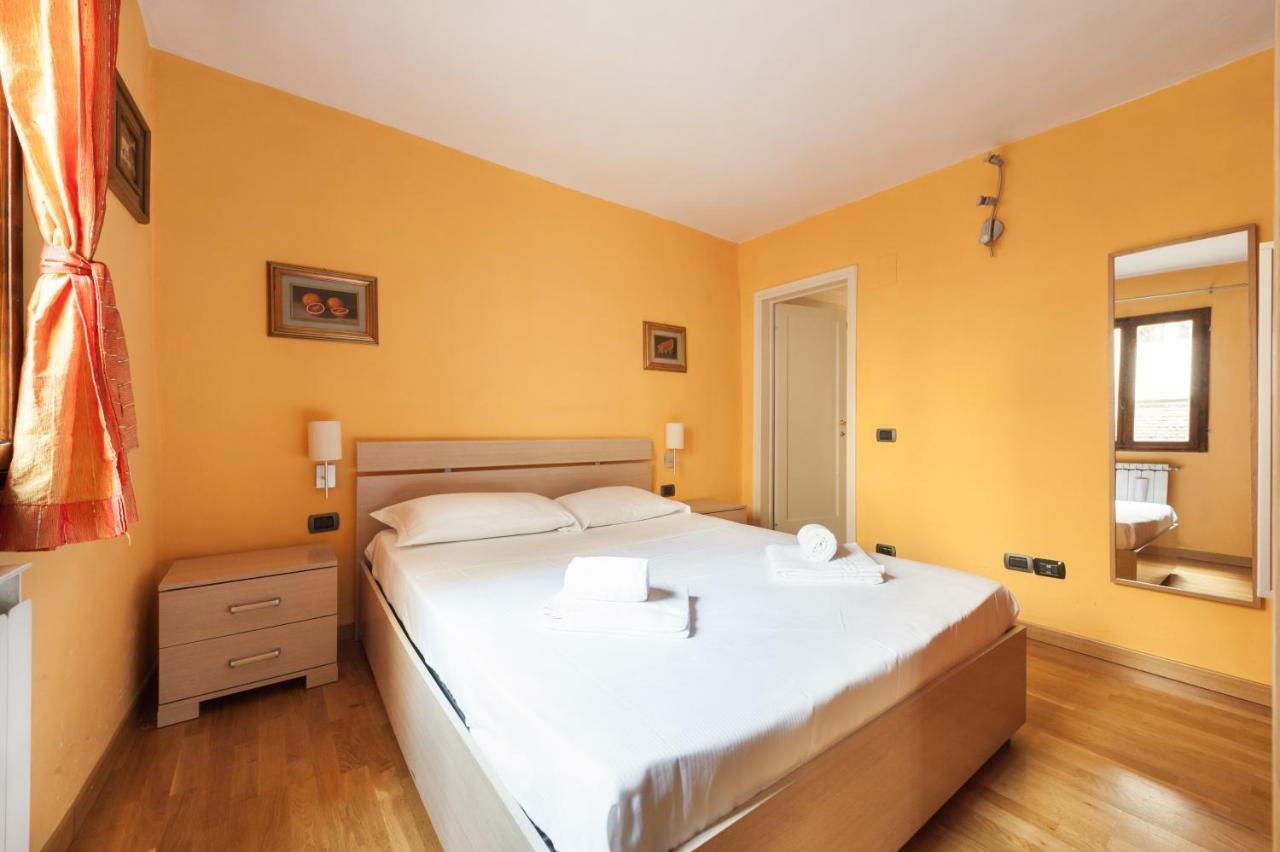 Ferienwohnung Like A Local In Oltrarno Florenz Exterior foto