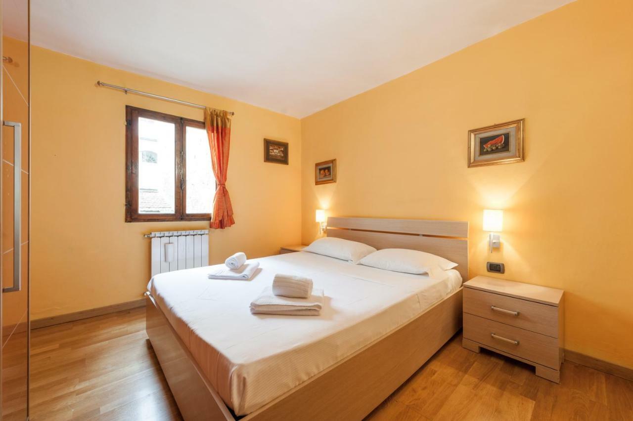 Ferienwohnung Like A Local In Oltrarno Florenz Exterior foto
